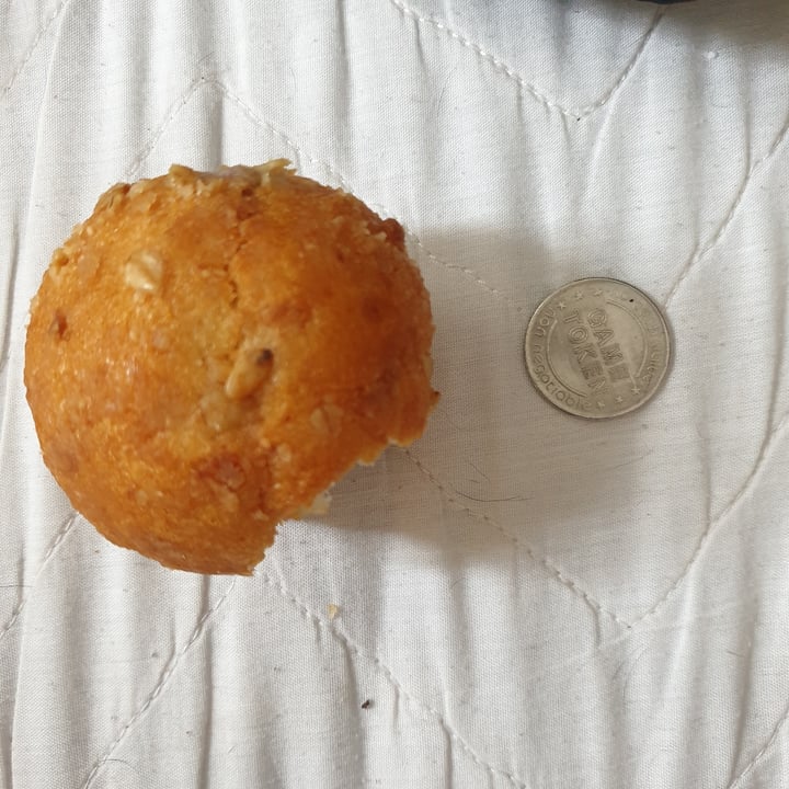 review photo of Woolworths Food Blueberry and lemon muffins shared by @veggiemichelle on 06 Oct 2021 - review