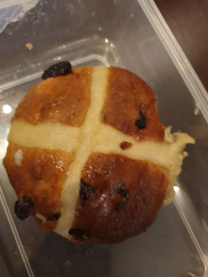 photo of Vegan Bay Baker Hot Cross Bun shared by @loublola on  20 Mar 2020 - review