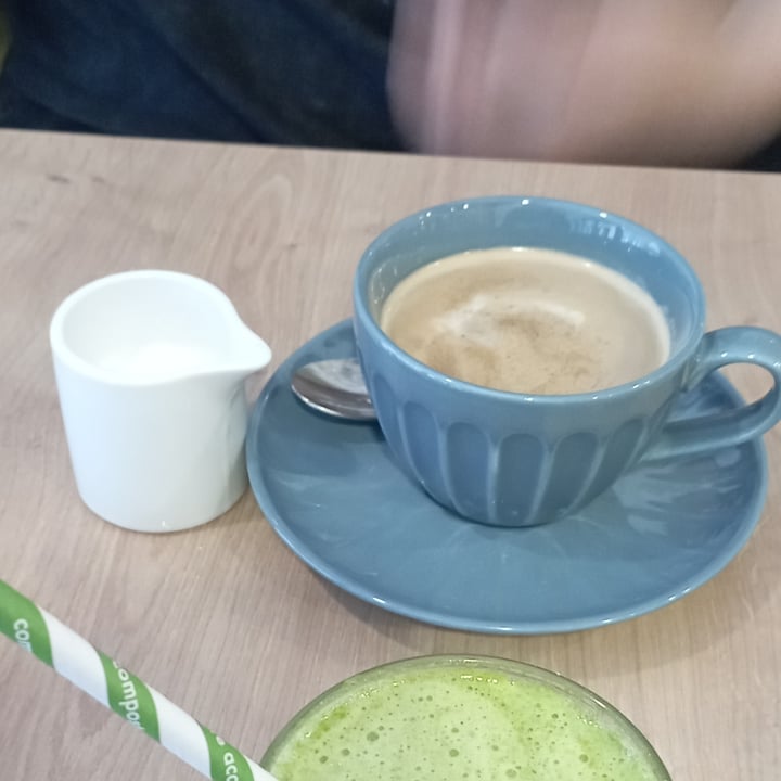 photo of Bohemian Lane Pastelería Vegana Café con leche shared by @zahiathommy on  06 May 2022 - review