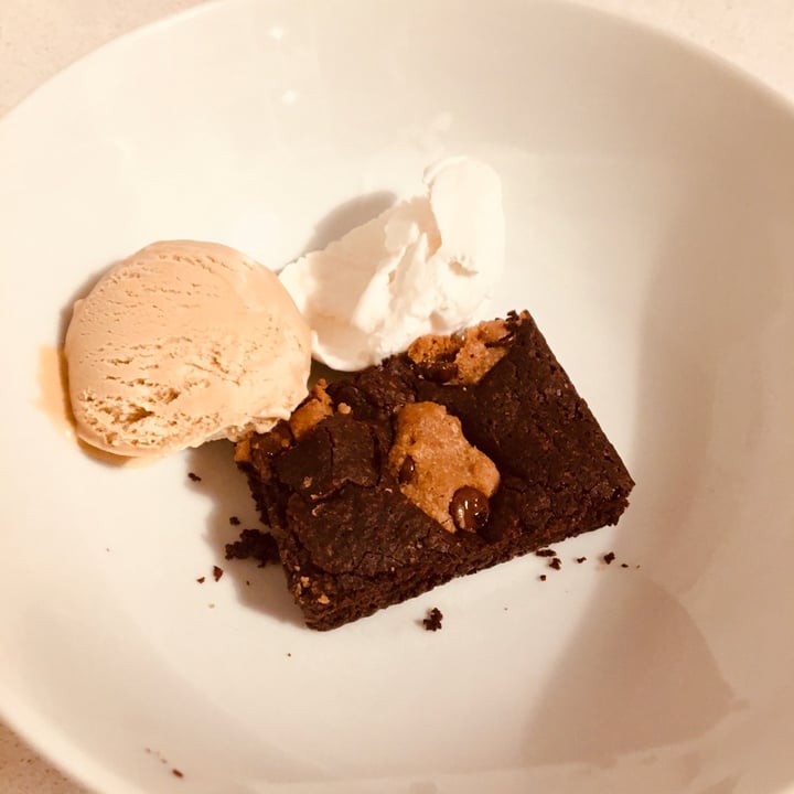 photo of Woolworths Food Chunky Cookie Brownie Slices shared by @taz on  11 Oct 2021 - review