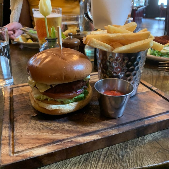photo of The Admiral Hardy, Greenwich Vegan Cheeseburger shared by @jashment on  31 May 2022 - review