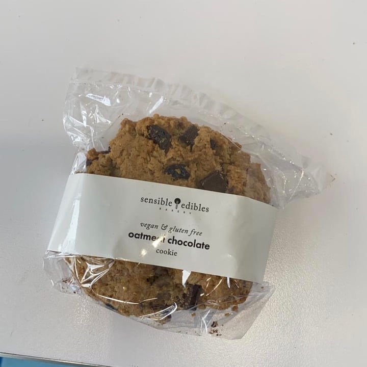 review photo of Sensible Edibles Oatmeal chocolate cookie shared by @ivanjimenes on 07 Jul 2020 - review