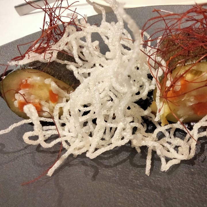 photo of Restaurante Curcuma Sushi de calabacín shared by @retardedunicorn on  15 Feb 2022 - review