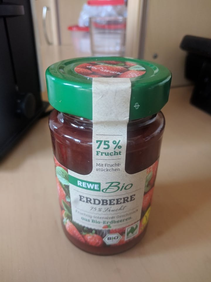 review photo of Rewe Bio Erdbeere (Marmelade) shared by @magicalme on 17 Apr 2020 - review