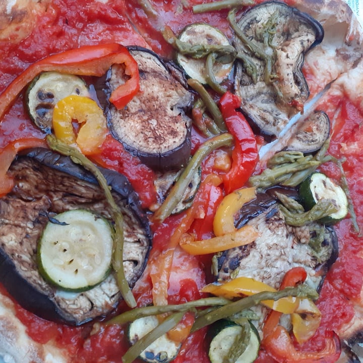 photo of Hasta Luego Pizza vegetariana shared by @jolykarin on  09 Aug 2022 - review