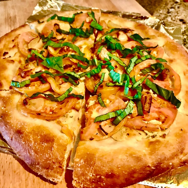 photo of Secret Pizza Society El’Egante Pizza shared by @pdxveg on  06 Jul 2021 - review