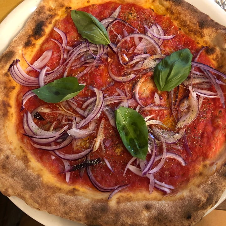 photo of LiVio Pizzeria Marinara con cipolle shared by @irede on  08 May 2022 - review