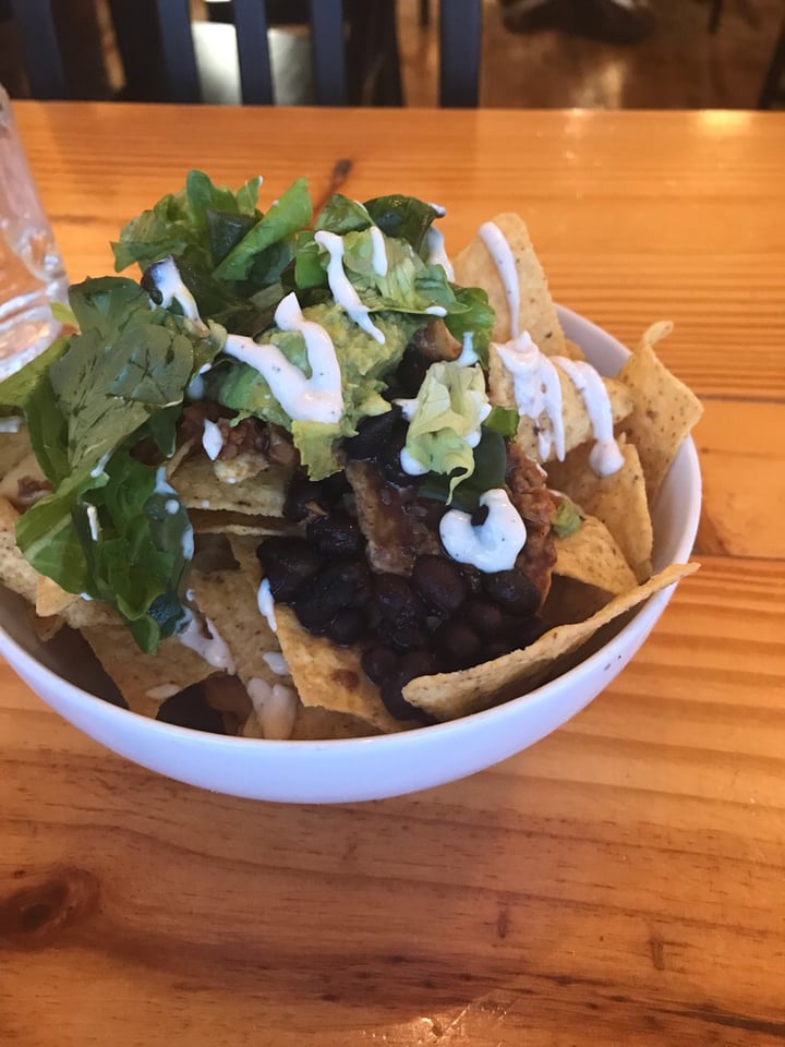 photo of Cleveland Vegan Loaded Nachos shared by @veganerupting on  25 Mar 2019 - review