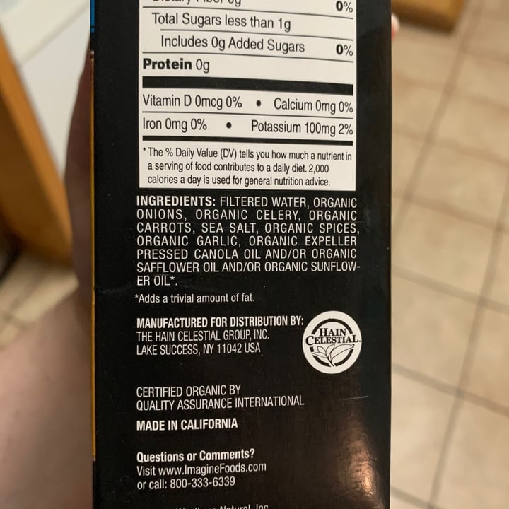 review photo of Imagine Foods Vegetarian No-Chicken Broth shared by @witchyvegan on 05 Jan 2020 - review