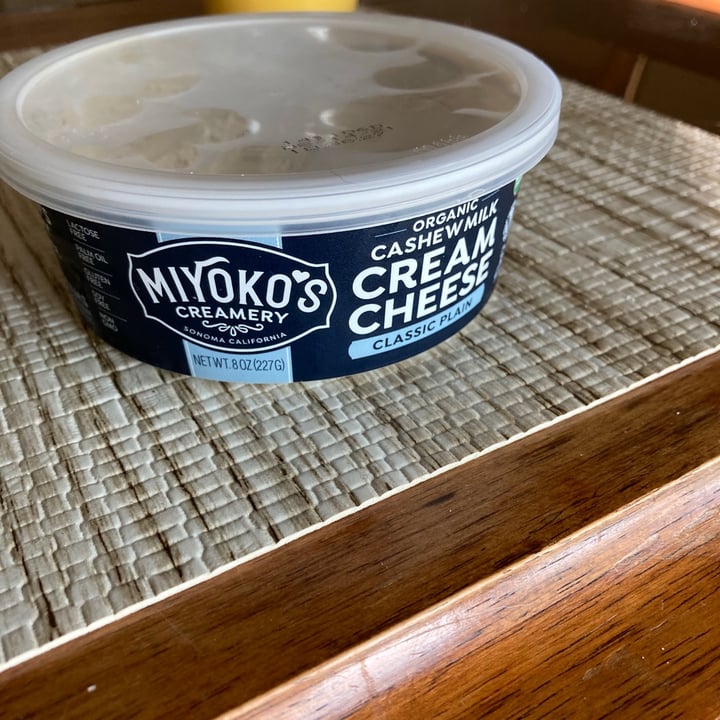 photo of Miyoko's Creamery Cashew Milk Cream Cheese shared by @maesti on  27 Aug 2021 - review