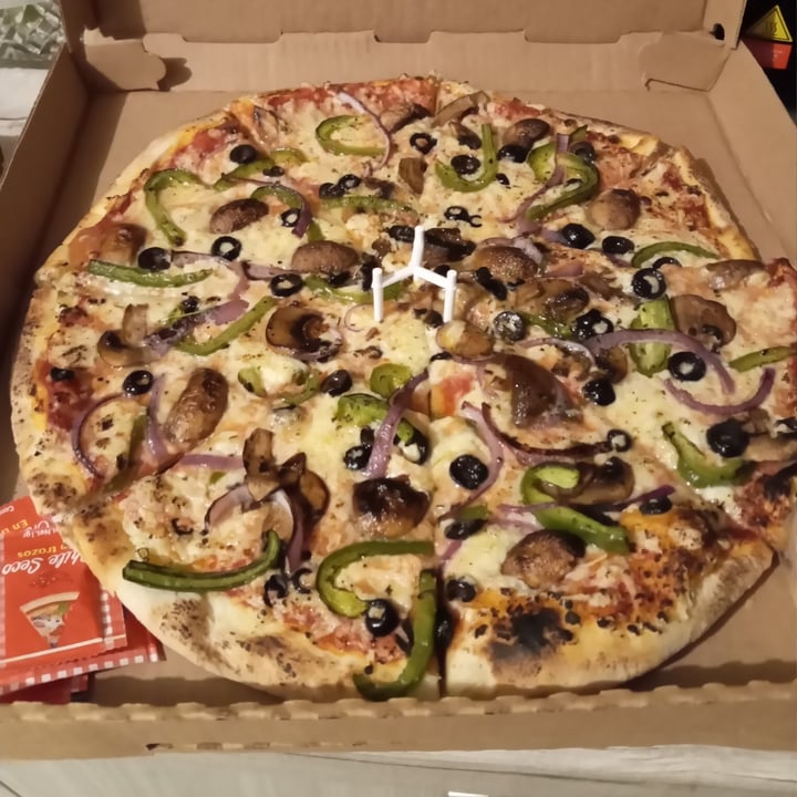 photo of Ixteriolo's Pizza Creta shared by @bettyveg on  15 Apr 2022 - review