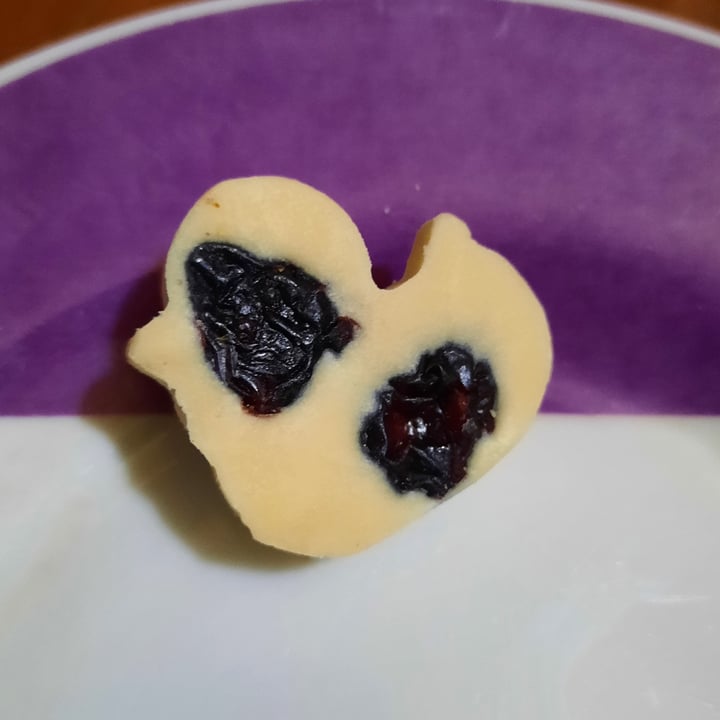 review photo of Porto chocolates vegan chocolate blanco con arándanos shared by @uvazombie on 19 Jun 2022 - review