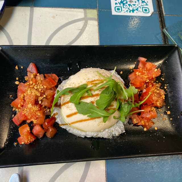 菜肴“Burrata”的照片