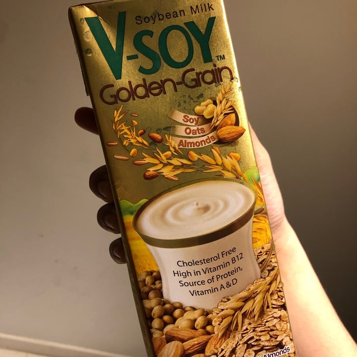 photo of V-Soy V-Soy Golden Grain Soymilk with Oats and Almond shared by @plantbasedmum on  21 Nov 2019 - review