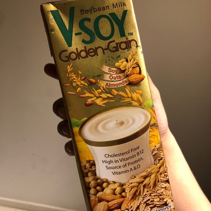 review photo of V-Soy V-Soy Golden Grain Soymilk with Oats and Almond shared by @plantbasedmum on 21 Nov 2019 - review