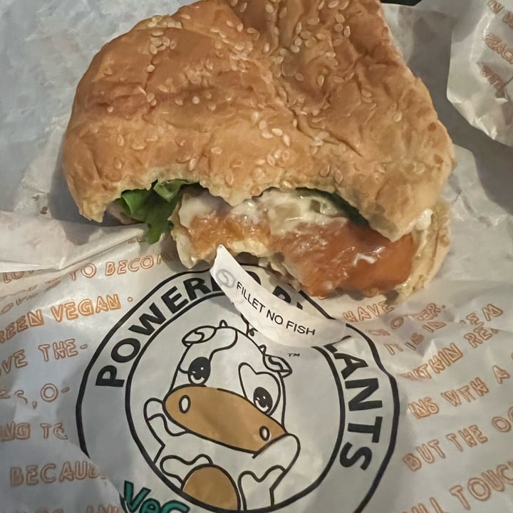 photo of VeGreen Burger Fillet No Fish Sandwich shared by @courtlynn on  24 May 2022 - review