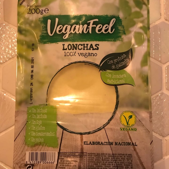 photo of Vegan Feel Lonchas 100% Veganas Queso shared by @nicolemorander on  16 Dec 2020 - review