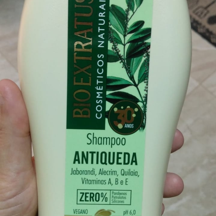 photo of Bioextratus shampoo antiqueda shared by @anamariaconcianci on  29 May 2022 - review