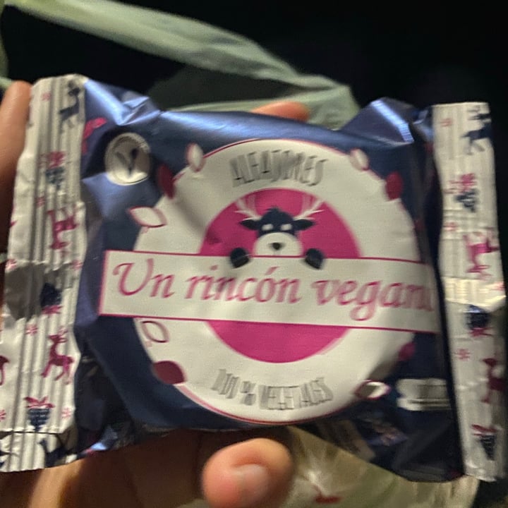 photo of Un Rincón Vegano Alfajor de Frutos del Bosque shared by @consueloramirezz on  25 May 2021 - review