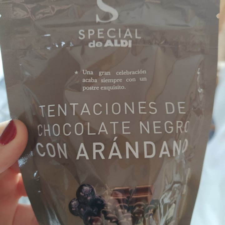 photo of ALDI Arandanos cubiertos de chocolate shared by @elivegan on  10 Jan 2021 - review