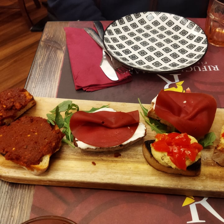 photo of Rifugio Romano Bruschette miste shared by @saarare on  06 Apr 2022 - review
