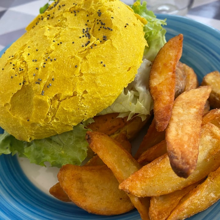 review photo of Flower Burger Spicy cecio shared by @benewell on 14 Apr 2021 - review