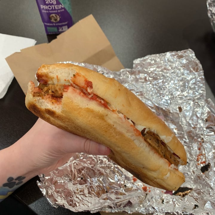 photo of Parkway Pizza Vegan Unmeatball shared by @catmom666 on  10 Nov 2021 - review