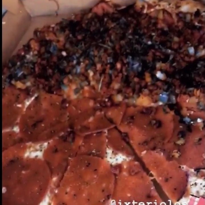 photo of Ixteriolo's Pizza Vegana shared by @emmaxlun on  08 Oct 2020 - review