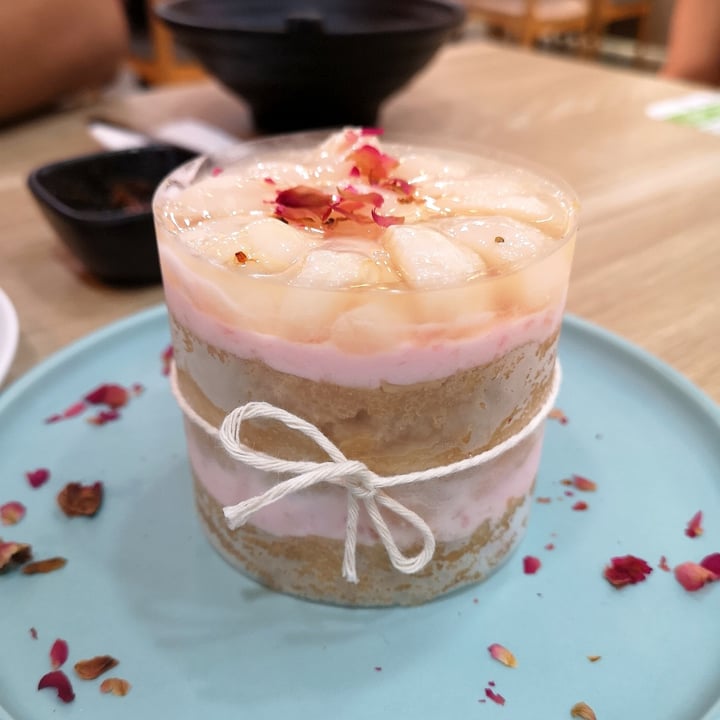 photo of Greendot PAYA LEBAR SQUARE French Rose Lychee Cake shared by @raffymabanag on  29 Aug 2021 - review