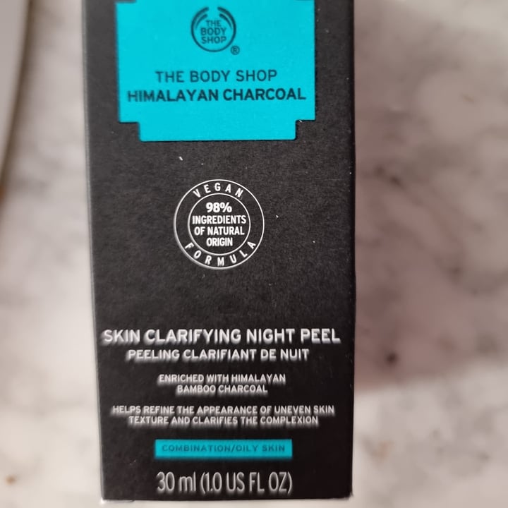 review photo of The Body Shop Himalayan Charcoal Skin Clarifying Night Peel shared by @miramiravegan on 26 Sep 2022 - review