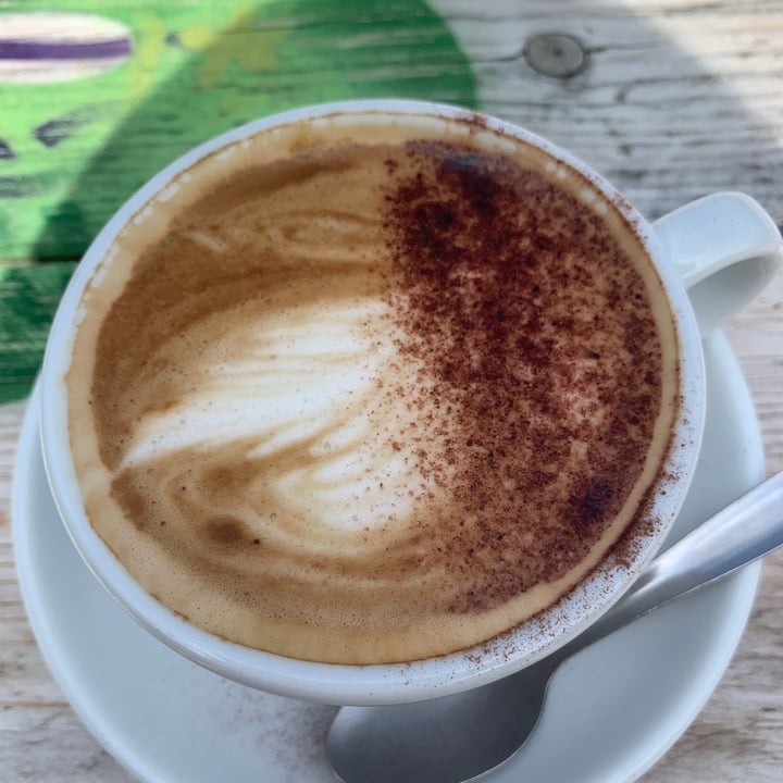 photo of Beetroot Sauvage Oat milk Cappuccino shared by @lillycarvalho on  02 Jul 2021 - review