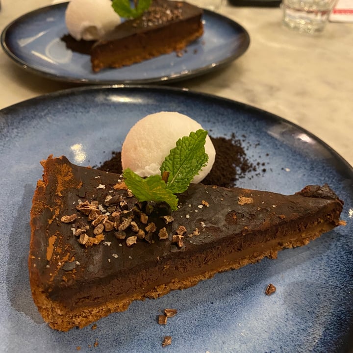 photo of Bill's Covent Garden Chocolate & Salted Caramel Tart shared by @belliebone2022 on  30 Nov 2022 - review