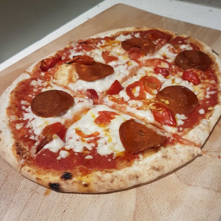 review photo of Zizzi Jackfruit Pepperoni Rustic Pizza shared by @dancingdolphin on 07 Dec 2022 - review
