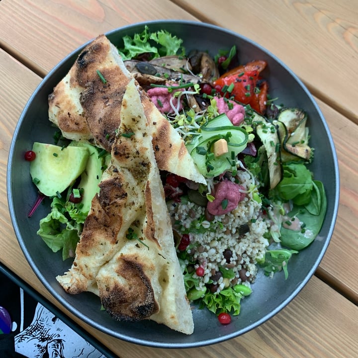 photo of Daintree Pinsa Bar Vegan Queen Bowl shared by @k-wunderlich on  11 Jun 2022 - review