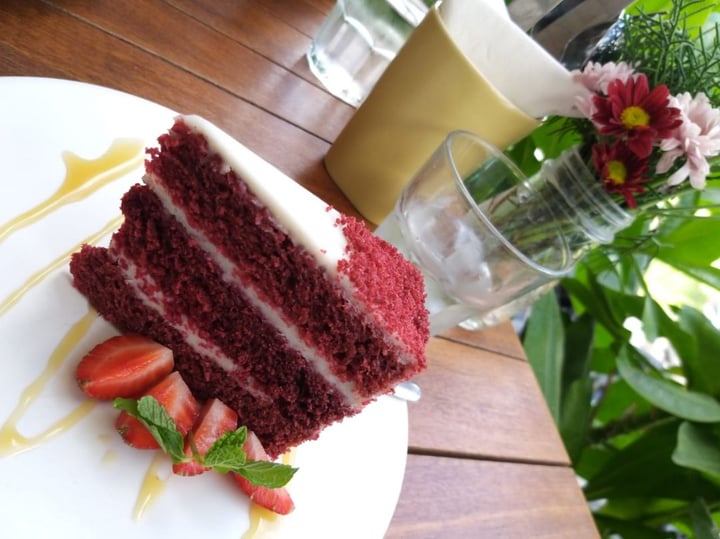 photo of I Am Vegan Babe Cafe Red Velvet Cake shared by @evevegan on  16 Jan 2020 - review