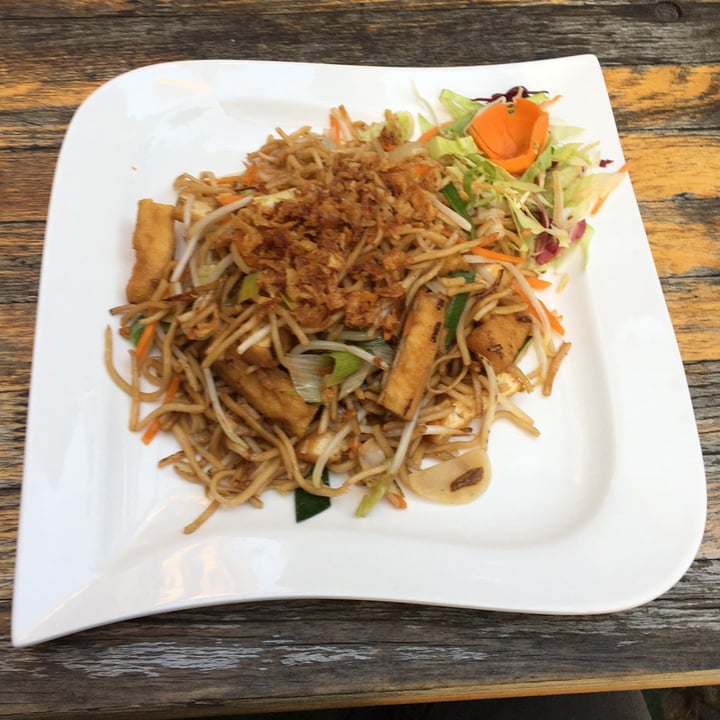 photo of Vegan Express Gebratene Nudeln mit Tofu shared by @marioso on  03 Sep 2021 - review