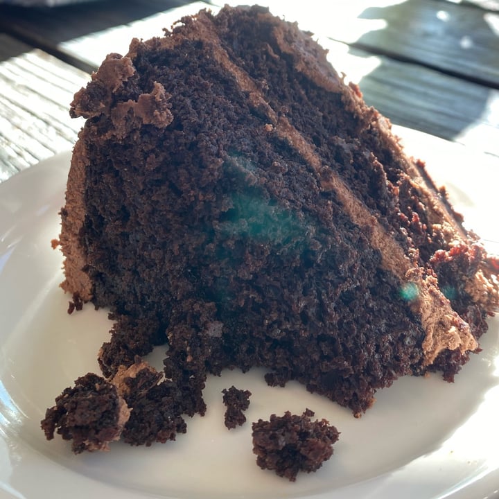 photo of Make It Vegan Chocolate Cake with Powdered Sugar shared by @nathlena19 on  19 Feb 2022 - review