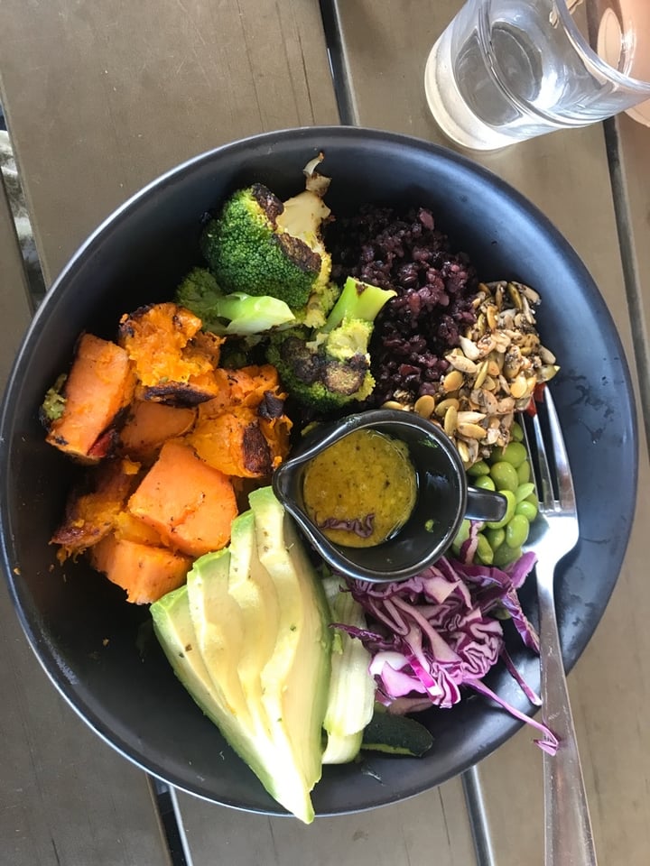 photo of Raw Espresso Rainbow Salad shared by @billieshone on  01 Apr 2020 - review