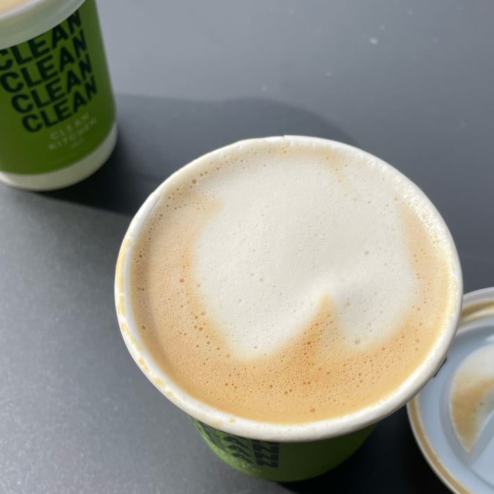 photo of Clean Kitchen Camden Cappuccino with Oat Milk shared by @fbradaschia on  19 Aug 2022 - review