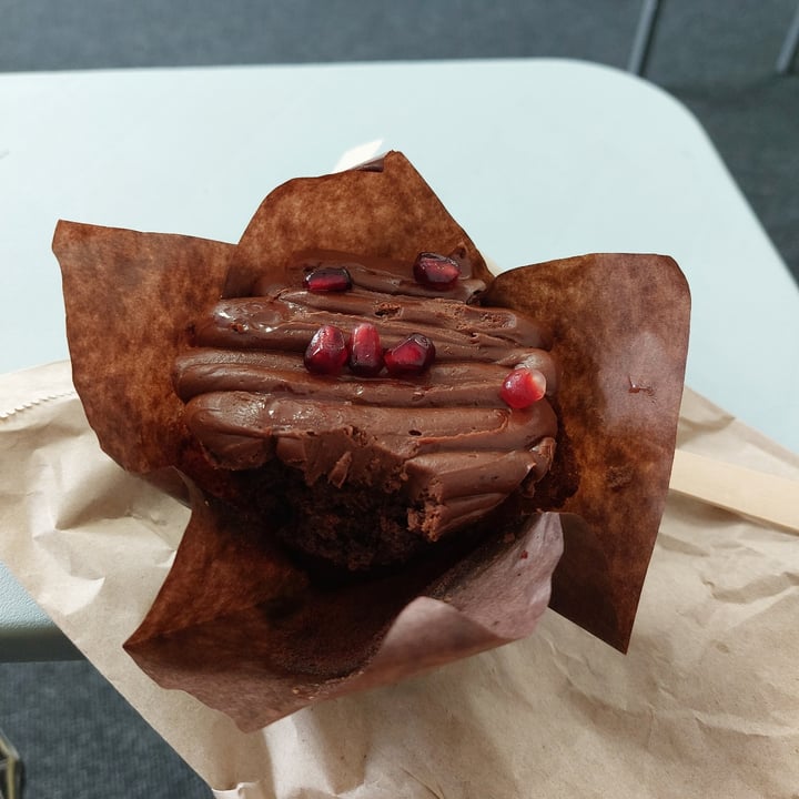 review photo of Quay Co-op Vegetarian Restaurant and Wholefood Store Chocolate Cupcake shared by @agustinazt on 13 Jul 2022 - review