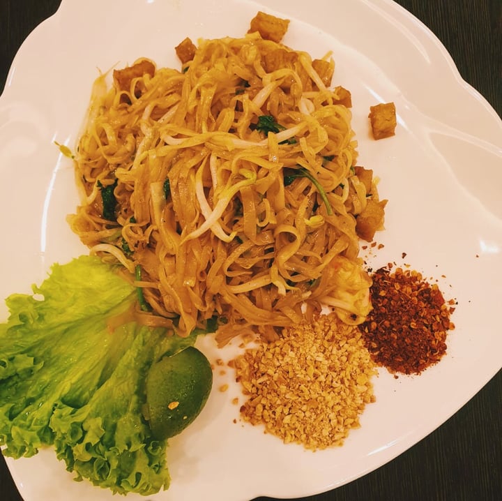 review photo of Greenland Vegetarian Restaurant phad thai (kwaytiao) shared by @nnreb on 17 Aug 2019 - review
