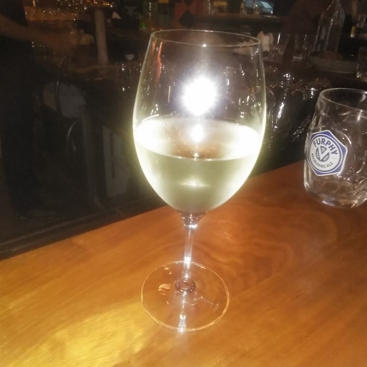 photo of Oxford Landing Sauvignon Blanc shared by @veganadam on  16 Jan 2021 - review