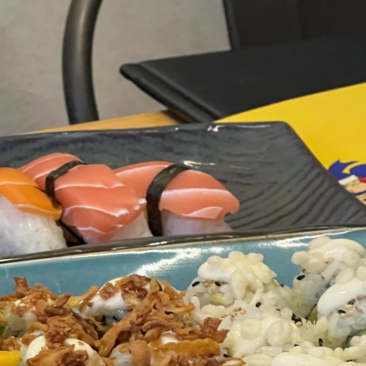 photo of Mun Sushi Bar - Roma Nigiri salmone vegan shared by @nicole- on  23 Nov 2022 - review