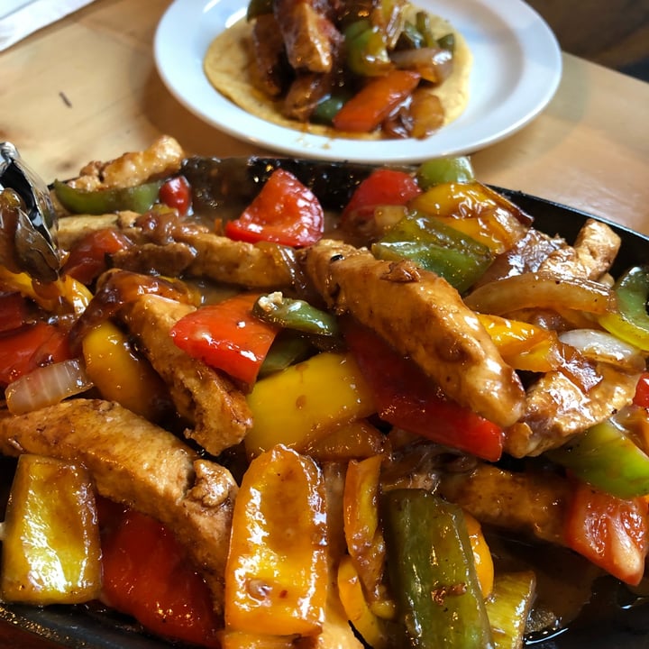 photo of Mexhico Restaurant Ch'kn fajitas shared by @ethicalehme on  25 Oct 2021 - review