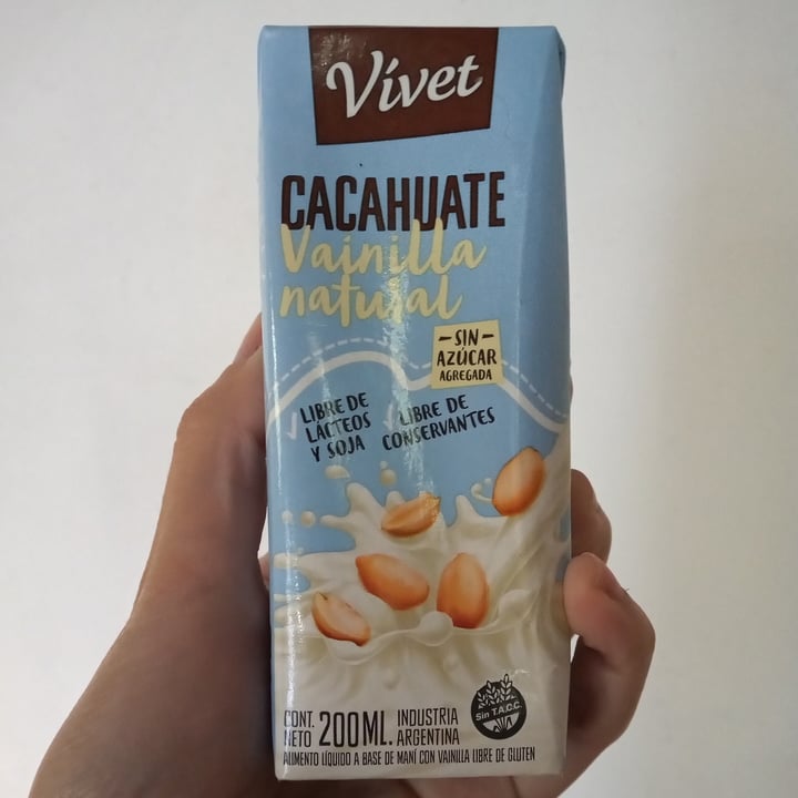 photo of Vívet Leche Cacahuate sabor Vainilla Natural 200ml shared by @libertad on  26 Apr 2021 - review
