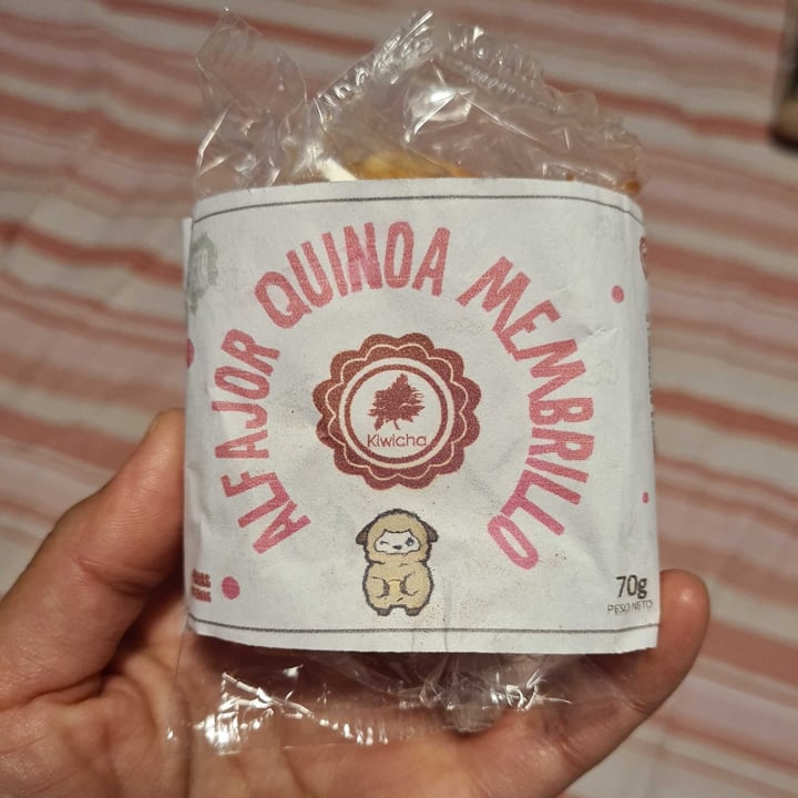 review photo of Kiwicha Alfajor algarroba y membrillo shared by @moritaclau982 on 13 Apr 2022 - review