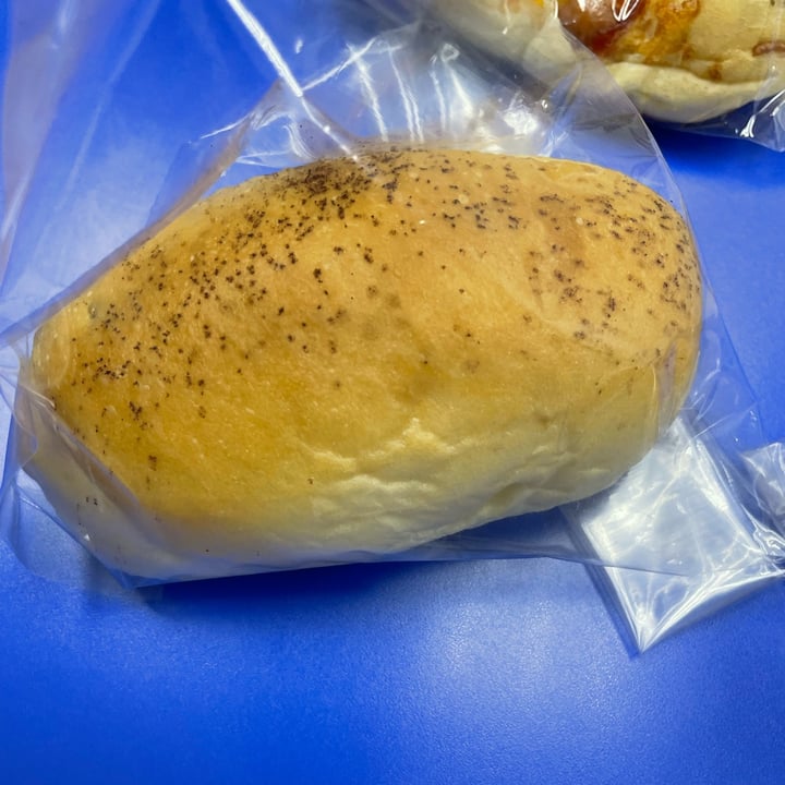 review photo of Almond Bakery (Vegetarian) Vegan Chocolate Bread shared by @themancvegansg on 18 Mar 2022 - review