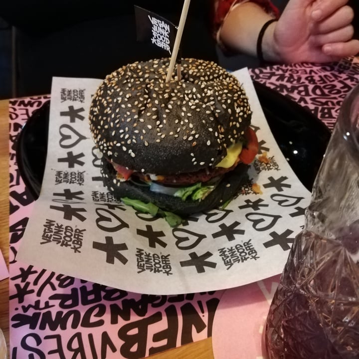 review photo of Vegan Junk Food Bar Royal Smash Burger shared by @yerbster4 on 19 Oct 2021 - review