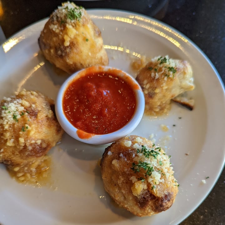 photo of CyBelle's Front Room Vegan Stuffed Garlic Knots shared by @regimack on  11 Jun 2022 - review