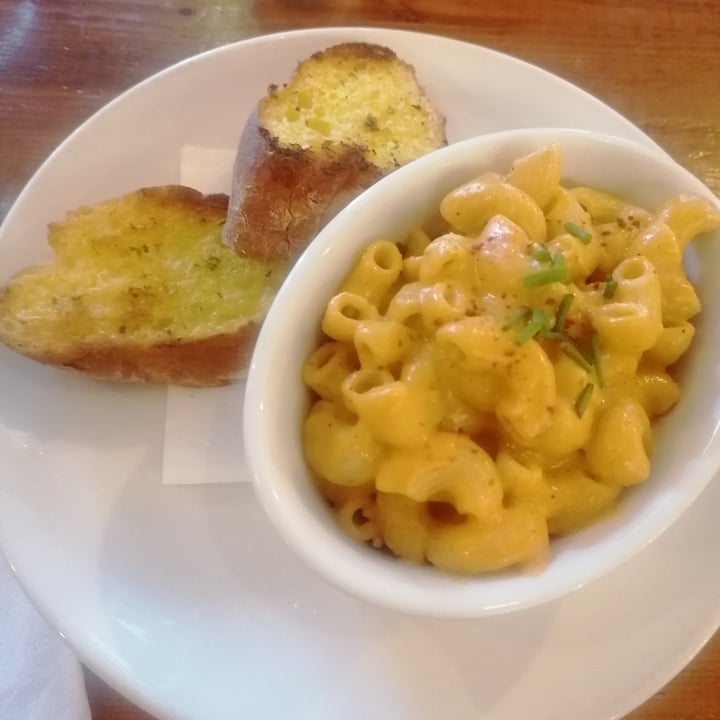 photo of The 78 Mac N Cheese With Garlic Bread shared by @isabelless on  03 Nov 2022 - review